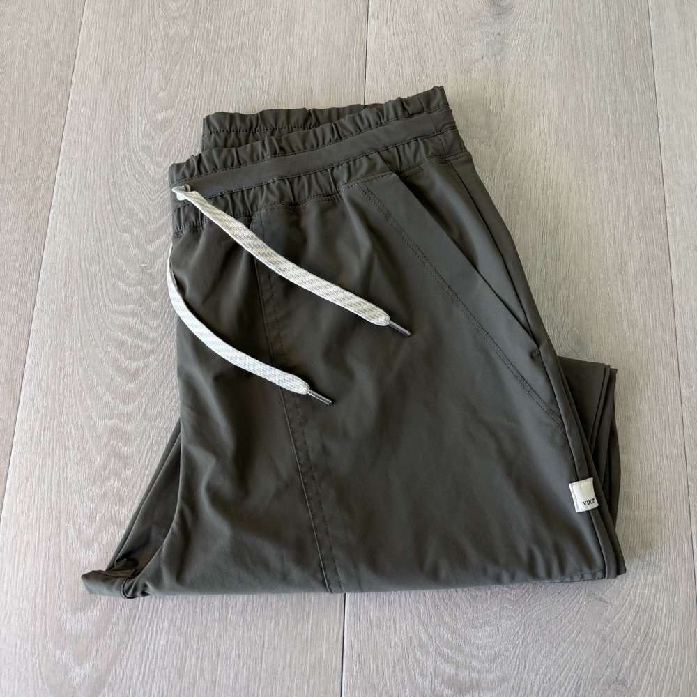 Vuori Miles Jogger Khaki Green/Brown Joggers Women's Size M Medium VW481